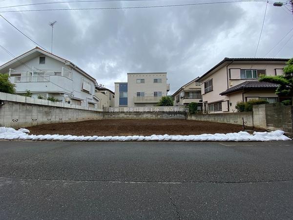 建築条件なし・南道路の整形地・間口１４ｍ